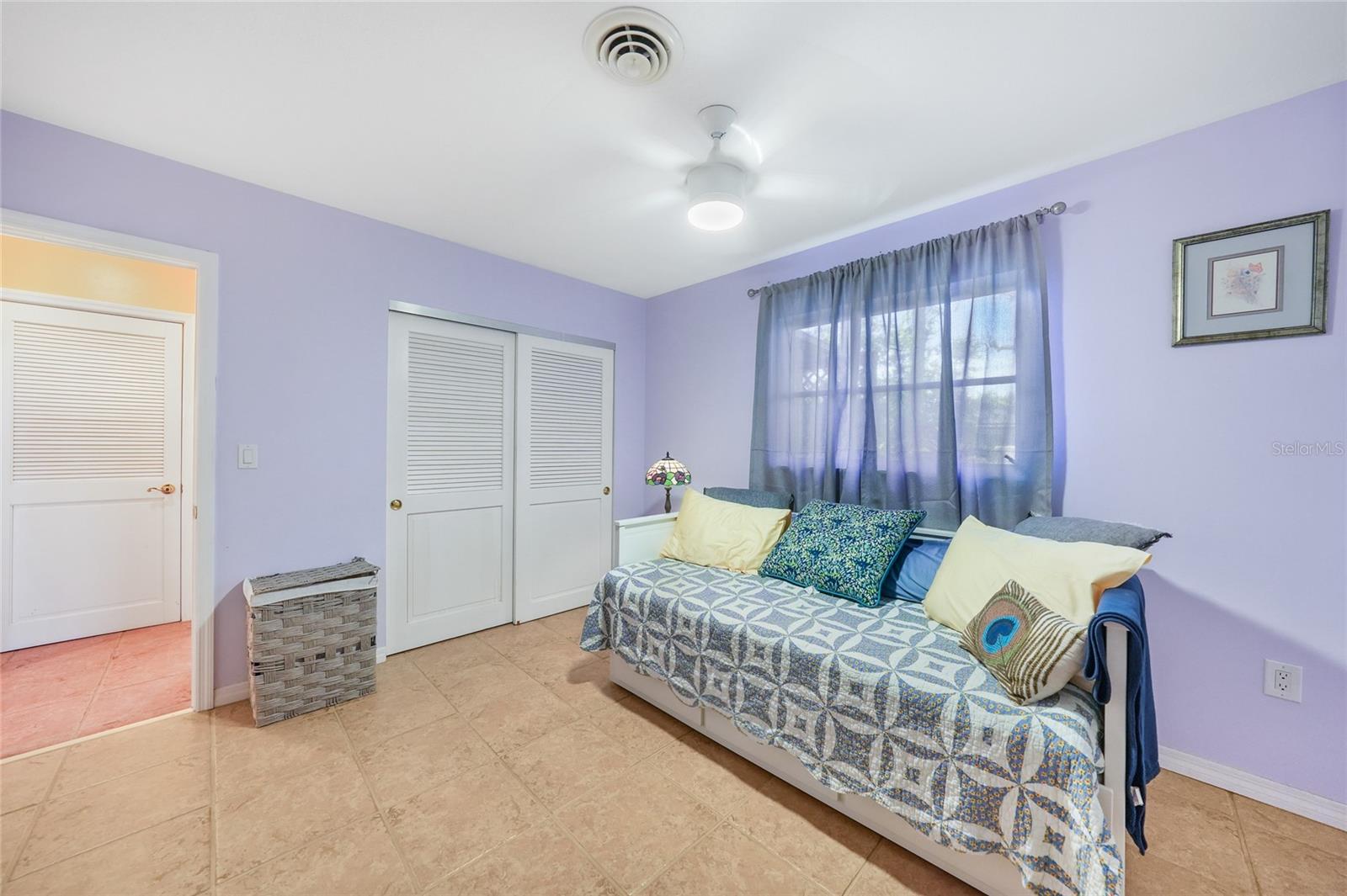 Image 25 of 75 For 4000 Bay Oaks Circle