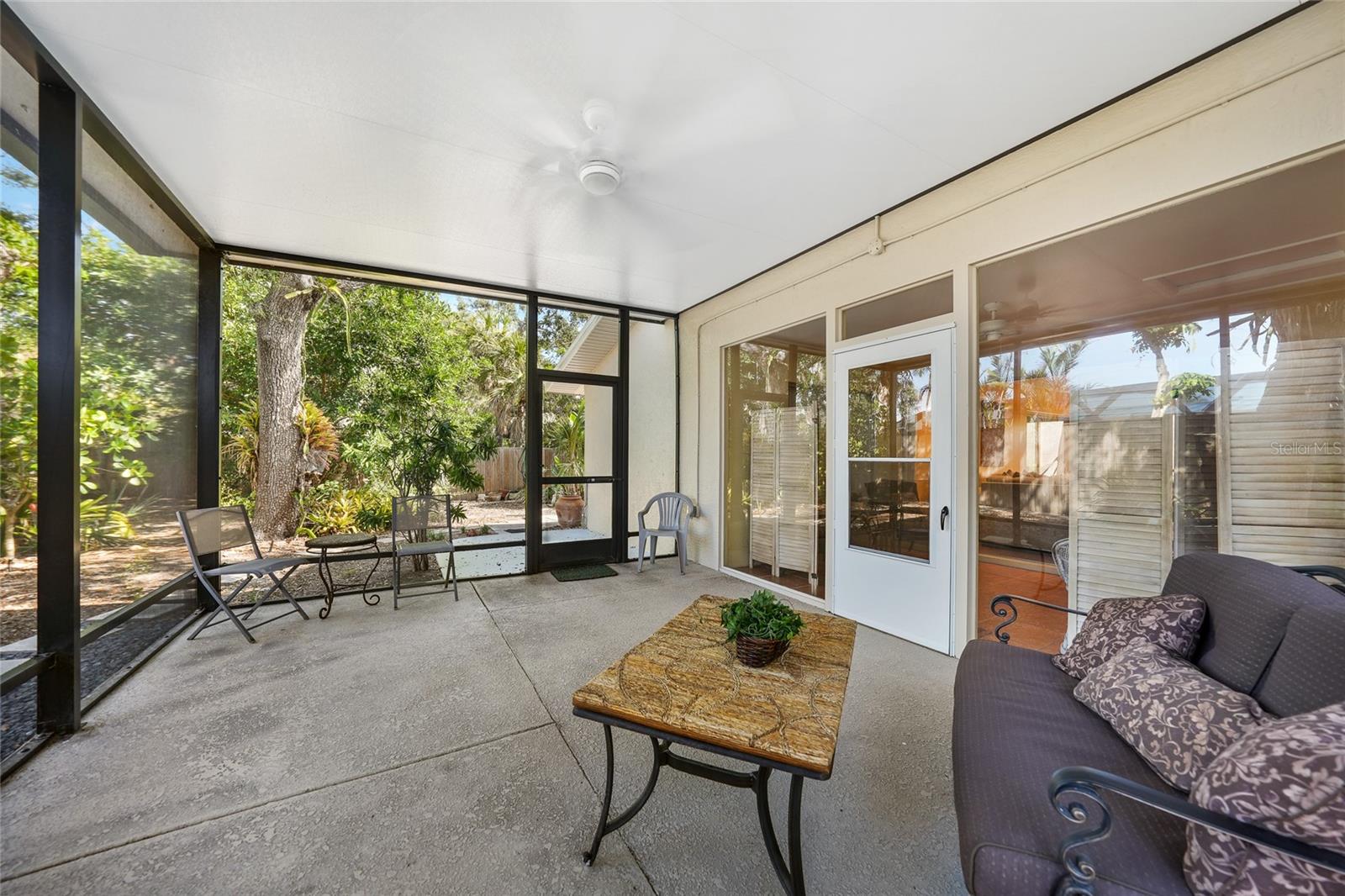 Image 31 of 75 For 4000 Bay Oaks Circle