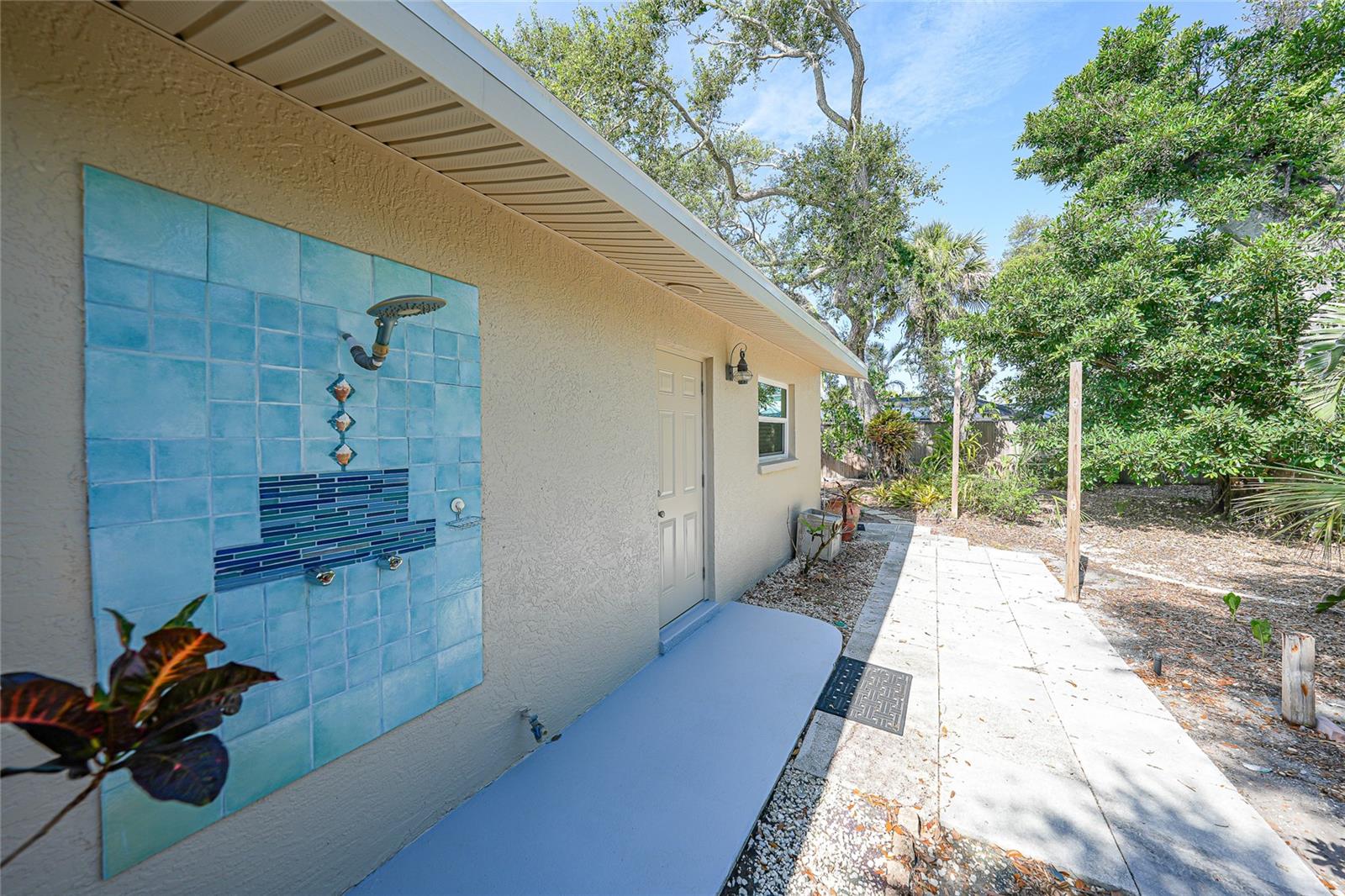 Image 35 of 75 For 4000 Bay Oaks Circle