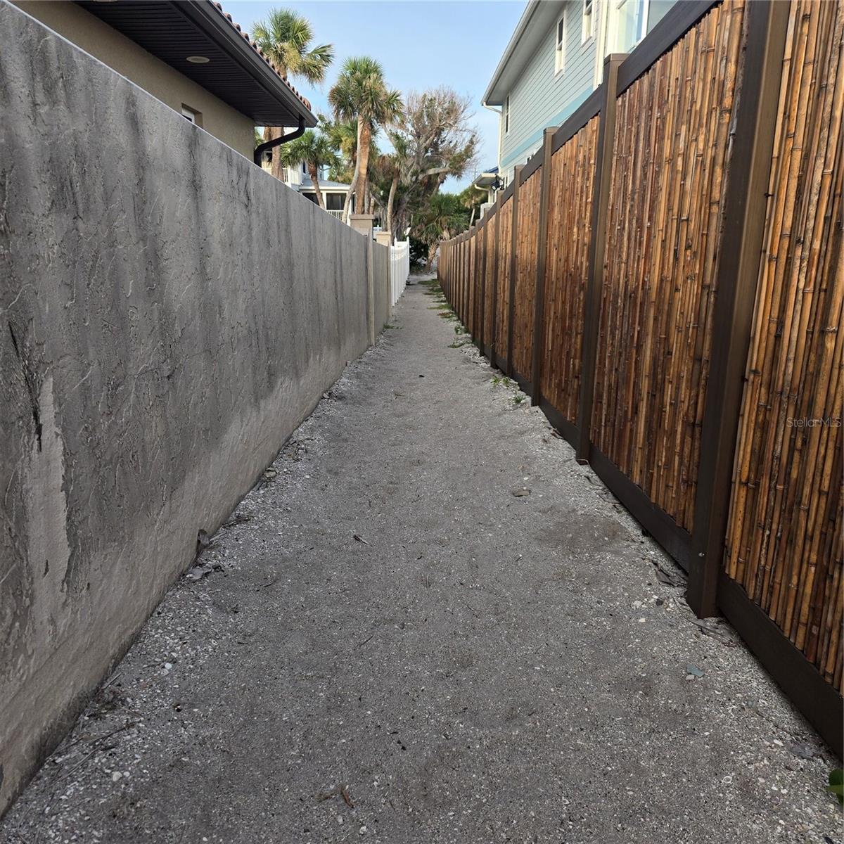 Image 49 of 75 For 4000 Bay Oaks Circle