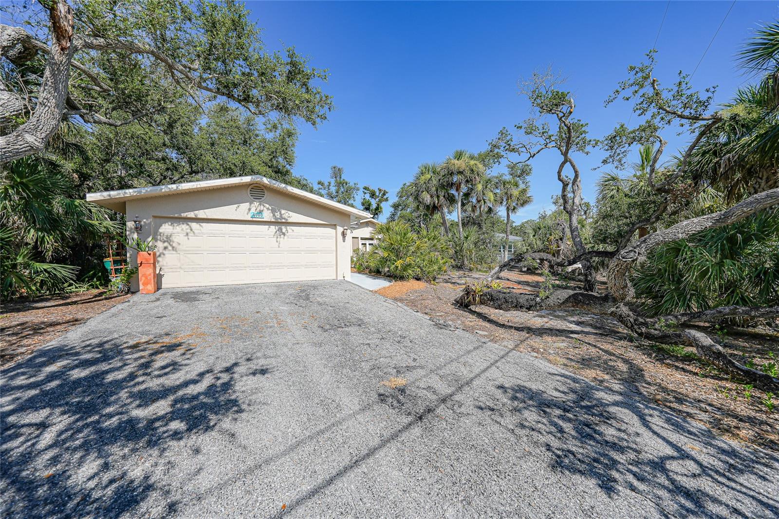 Image 54 of 75 For 4000 Bay Oaks Circle