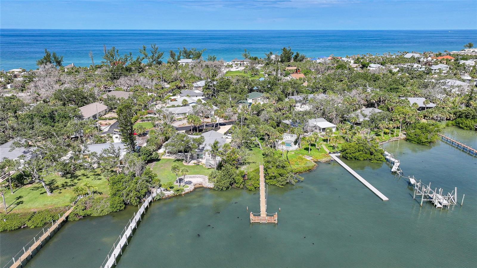 Image 62 of 75 For 4000 Bay Oaks Circle