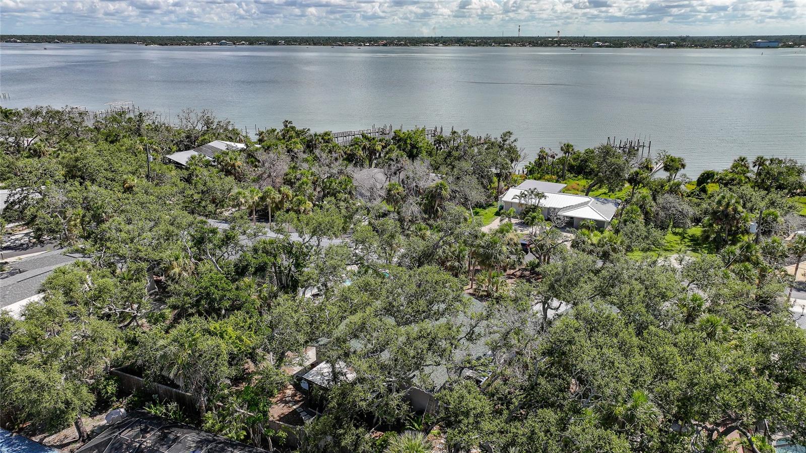 Image 67 of 75 For 4000 Bay Oaks Circle