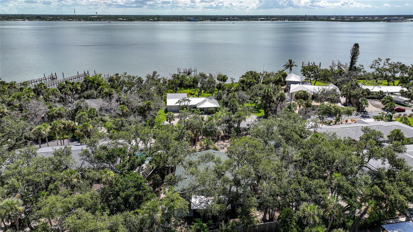 Image 68 of 75 For 4000 Bay Oaks Circle