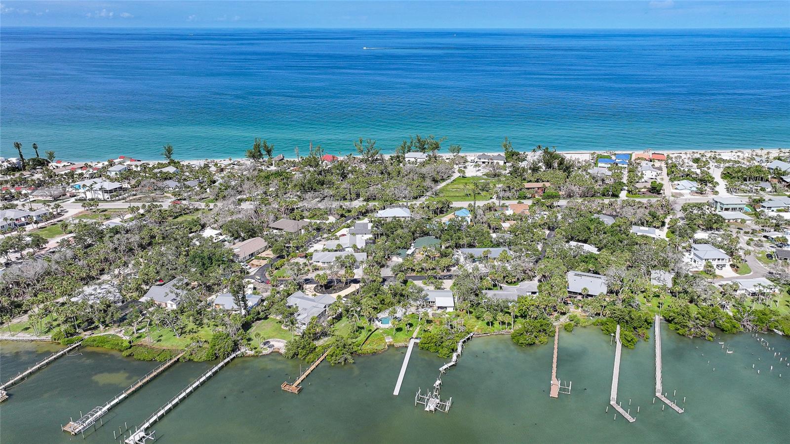 Image 71 of 75 For 4000 Bay Oaks Circle