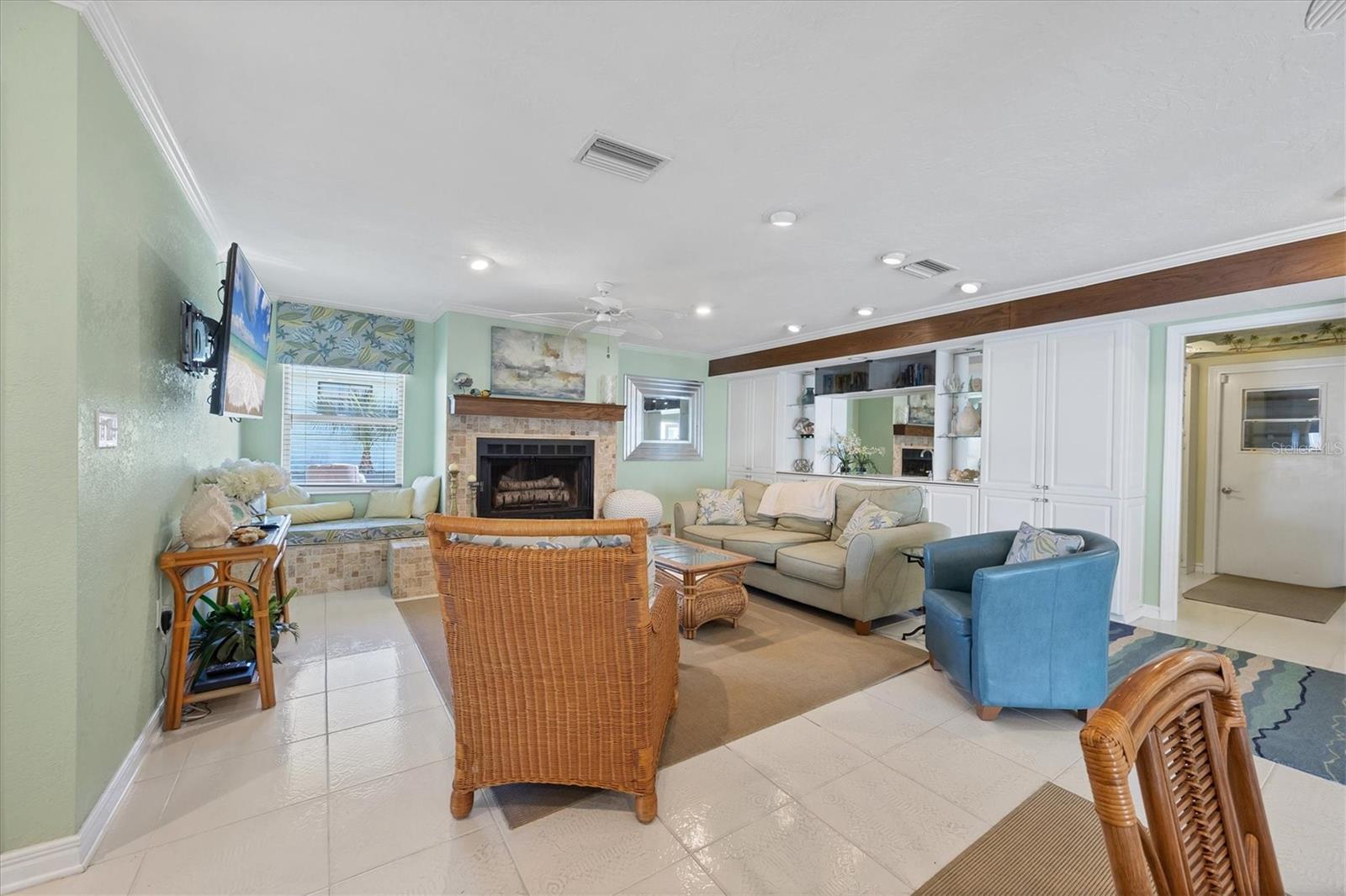 Image 16 of 70 For 4557 Colleen Street