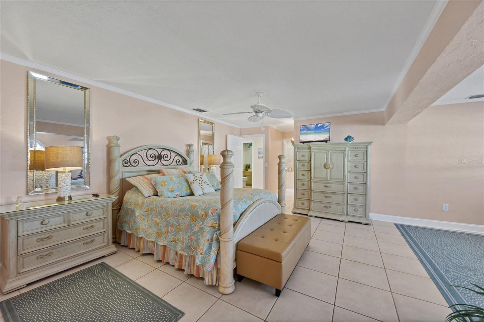 Image 21 of 70 For 4557 Colleen Street