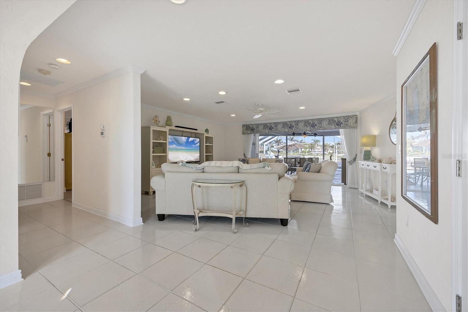 Image 6 of 70 For 4557 Colleen Street