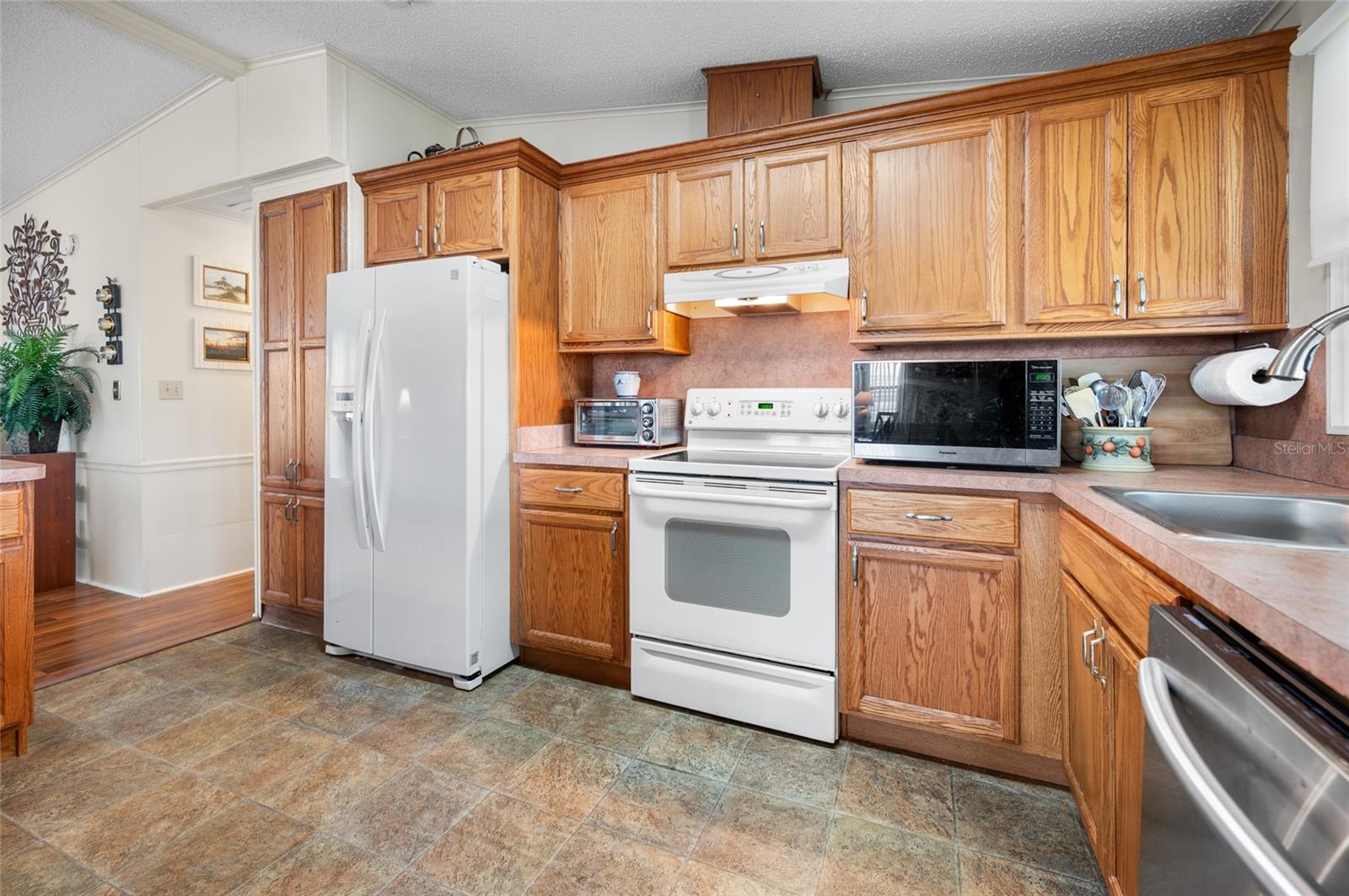 Image 12 of 49 For 801 Seabrooke Drive