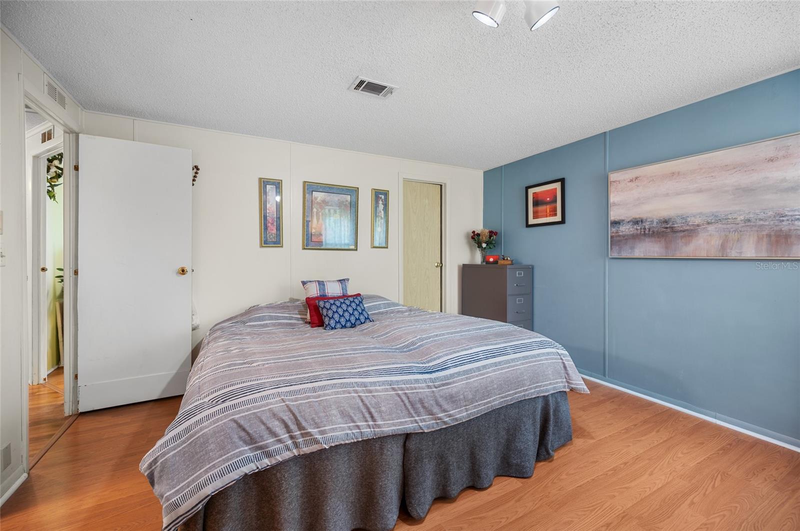 Image 21 of 49 For 801 Seabrooke Drive