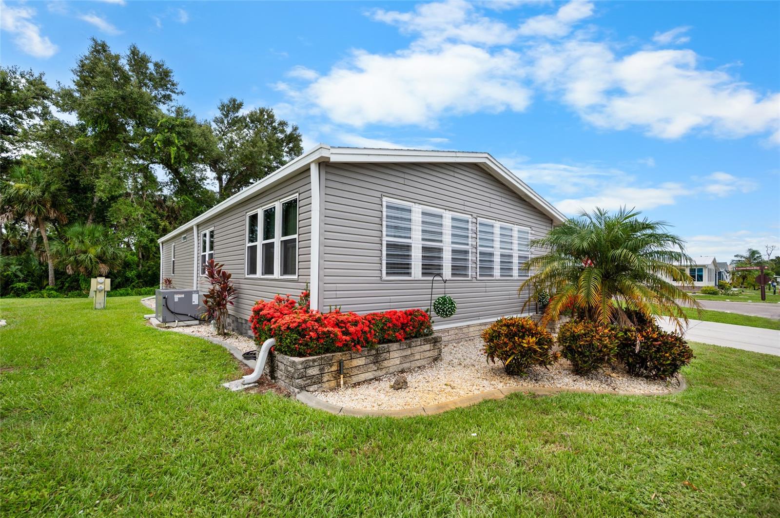 Image 24 of 49 For 801 Seabrooke Drive