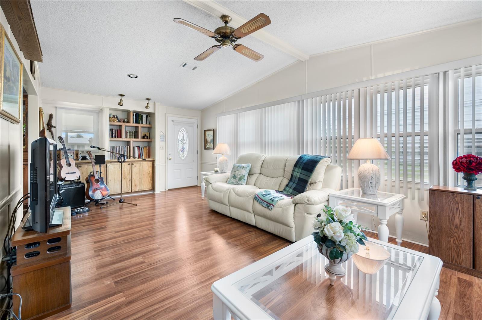 Image 5 of 49 For 801 Seabrooke Drive