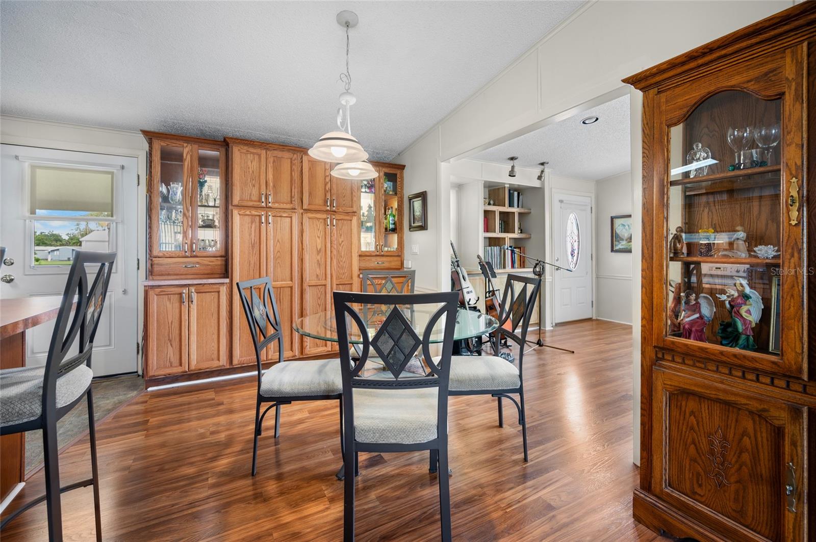 Image 8 of 49 For 801 Seabrooke Drive