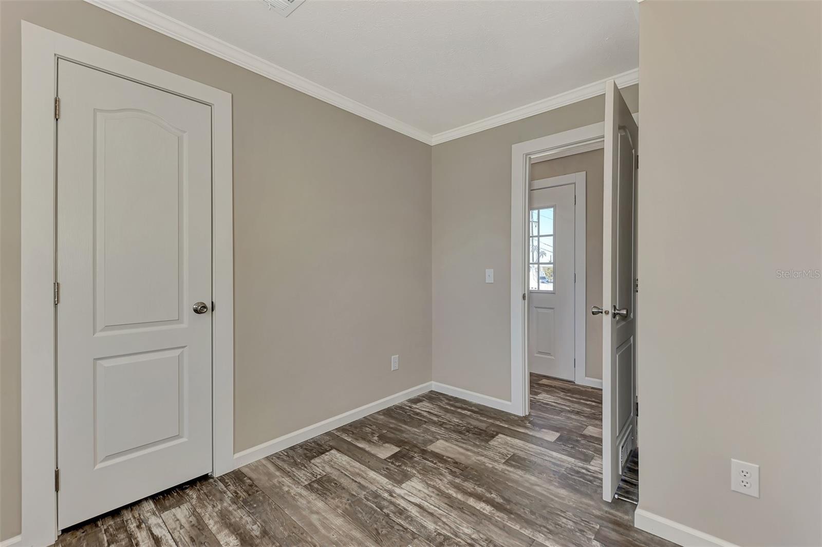 Image 17 of 70 For 1391 Flamingo Drive