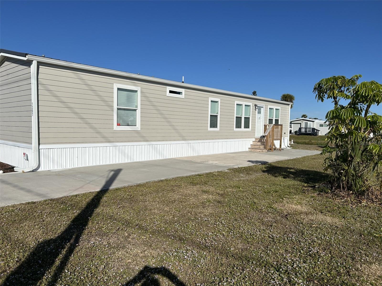 Image 2 of 70 For 1391 Flamingo Drive