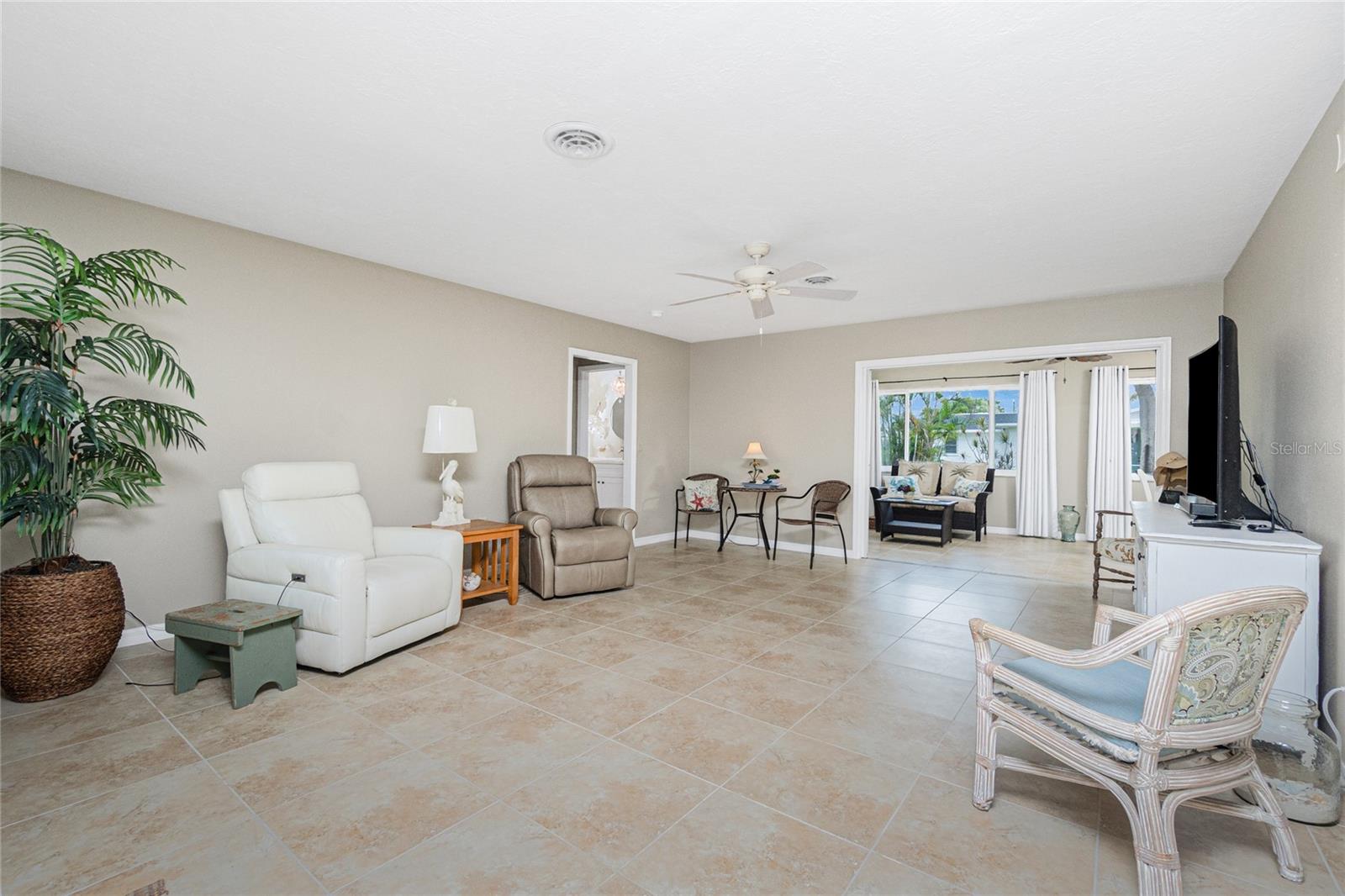 Image 3 of 45 For 1690 Elinor Place