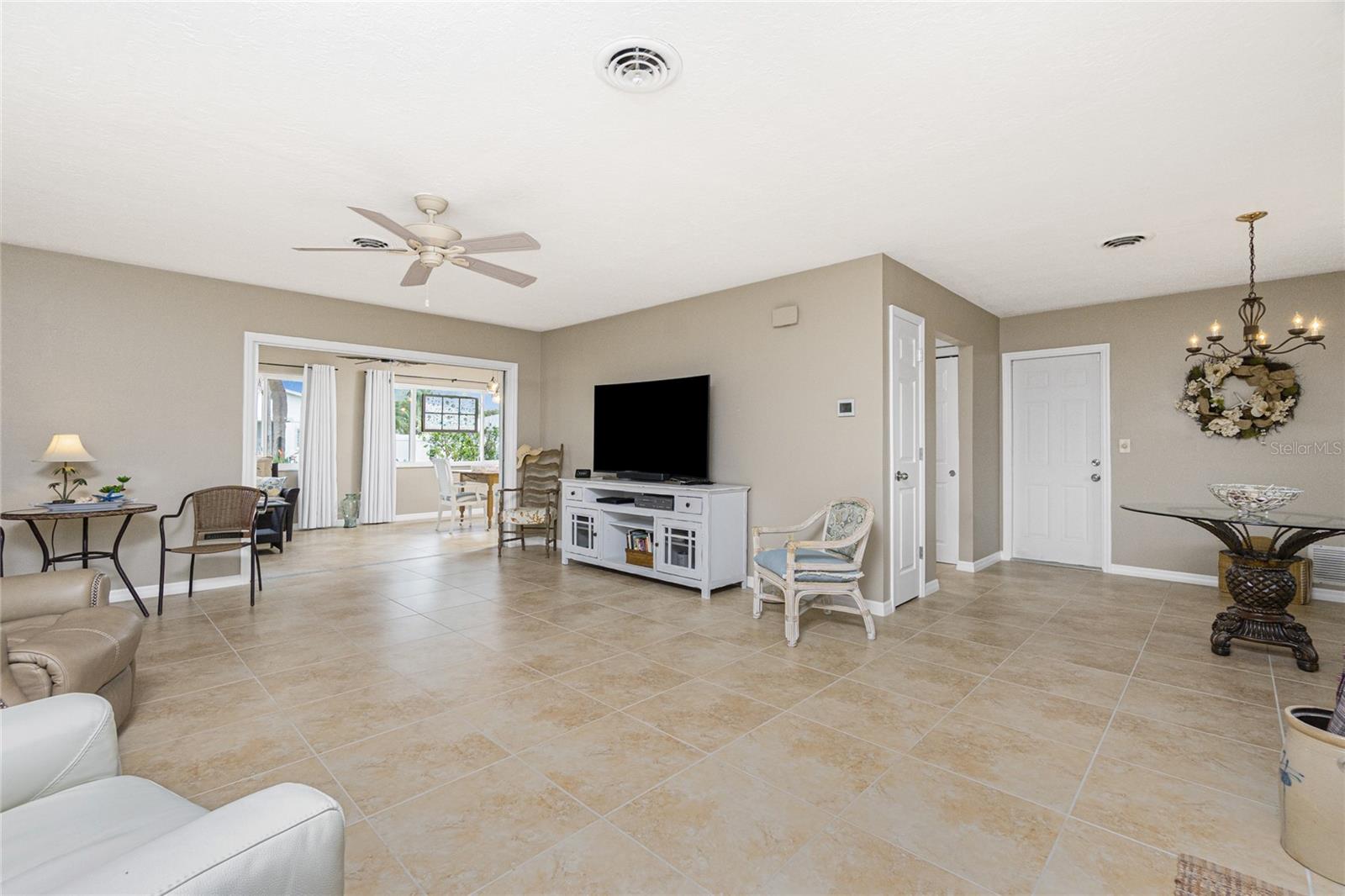 Image 4 of 45 For 1690 Elinor Place