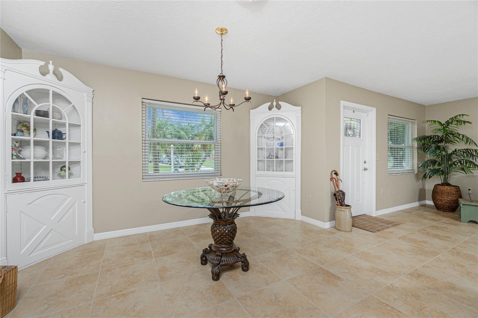 Image 5 of 45 For 1690 Elinor Place