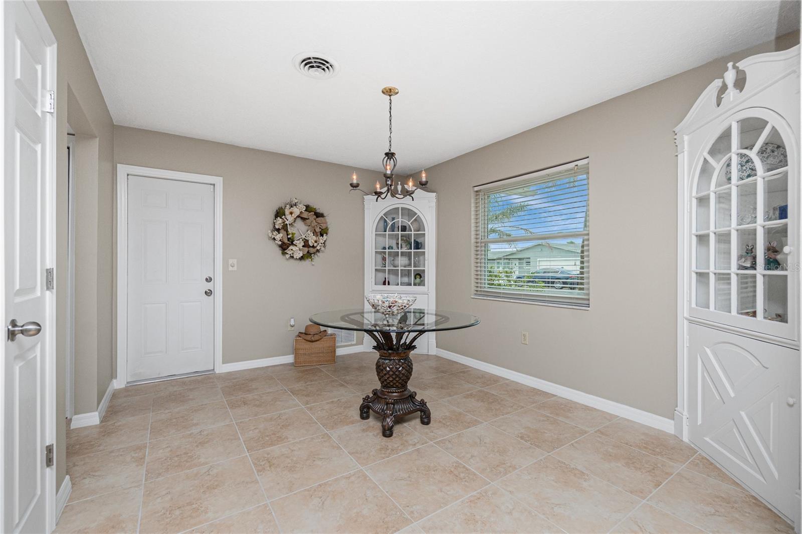Image 6 of 45 For 1690 Elinor Place