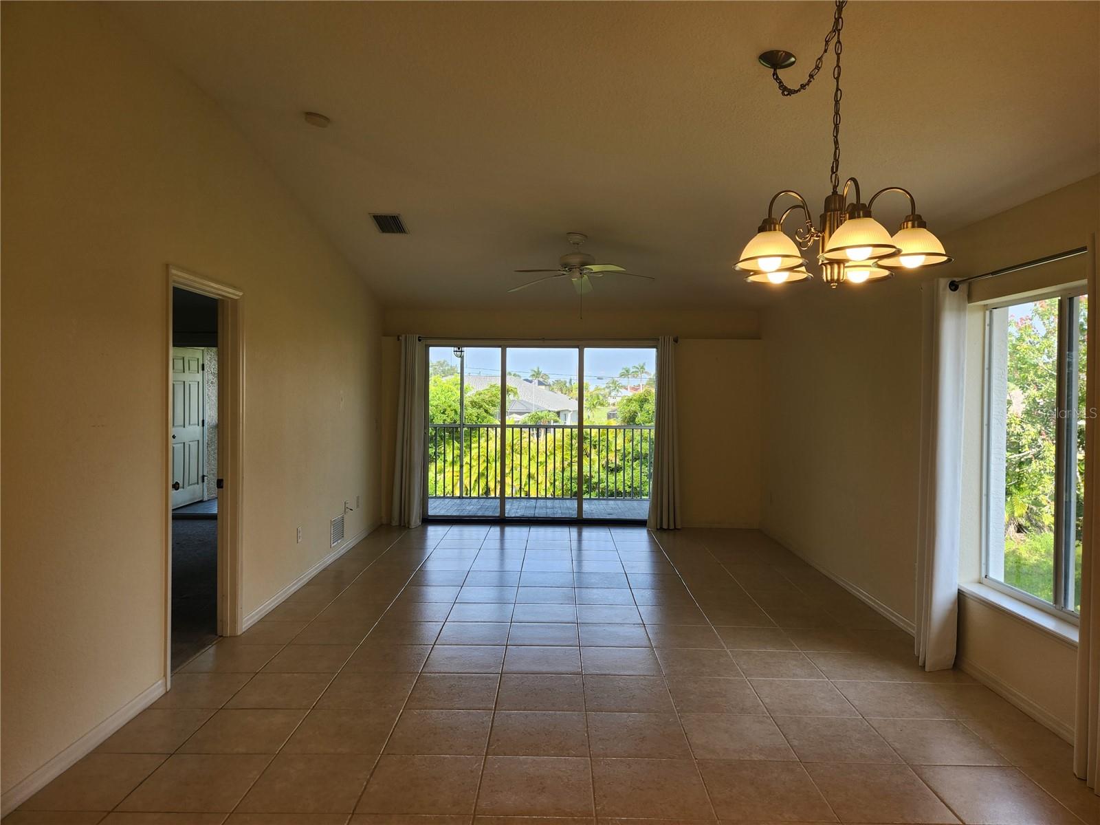 Image 15 of 43 For 9550 Fiddlers Green Circle 205