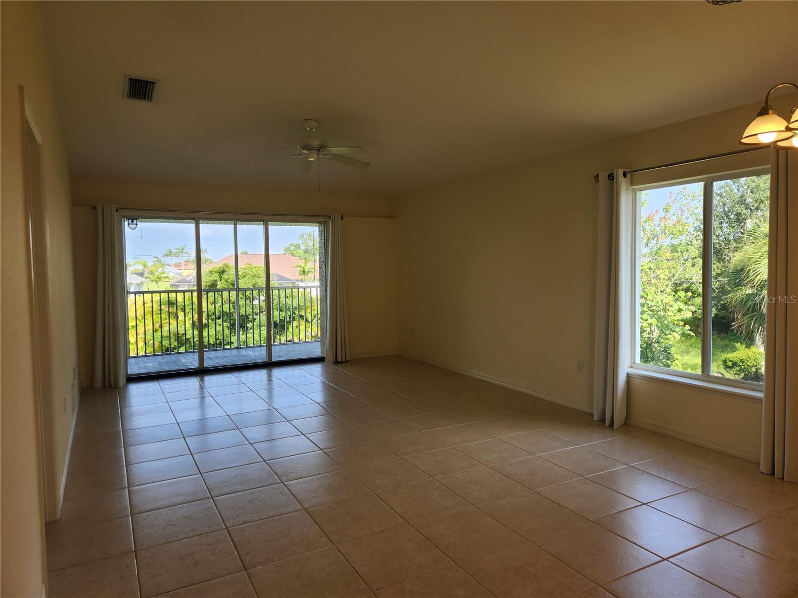 Image 16 of 43 For 9550 Fiddlers Green Circle 205
