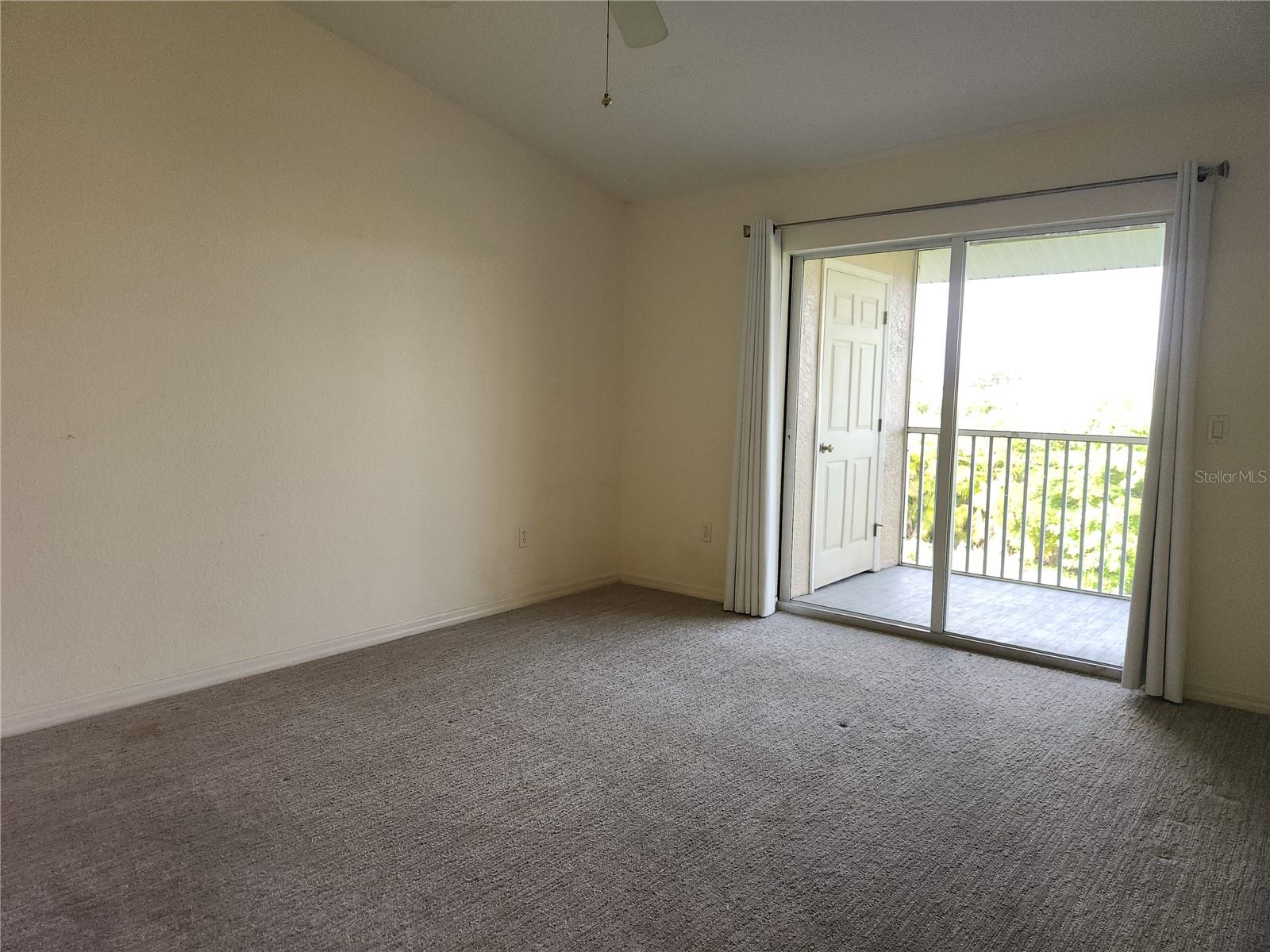Image 24 of 43 For 9550 Fiddlers Green Circle 205