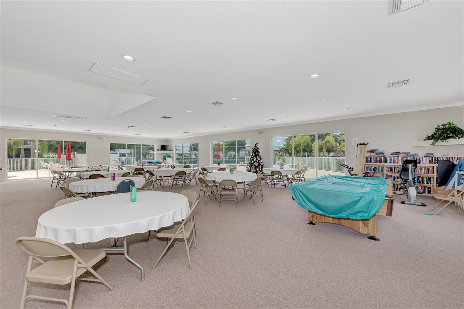 Image 35 of 43 For 9550 Fiddlers Green Circle 205