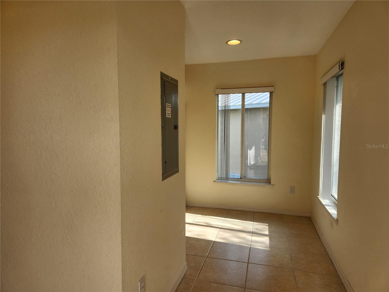 Image 4 of 43 For 9550 Fiddlers Green Circle 205