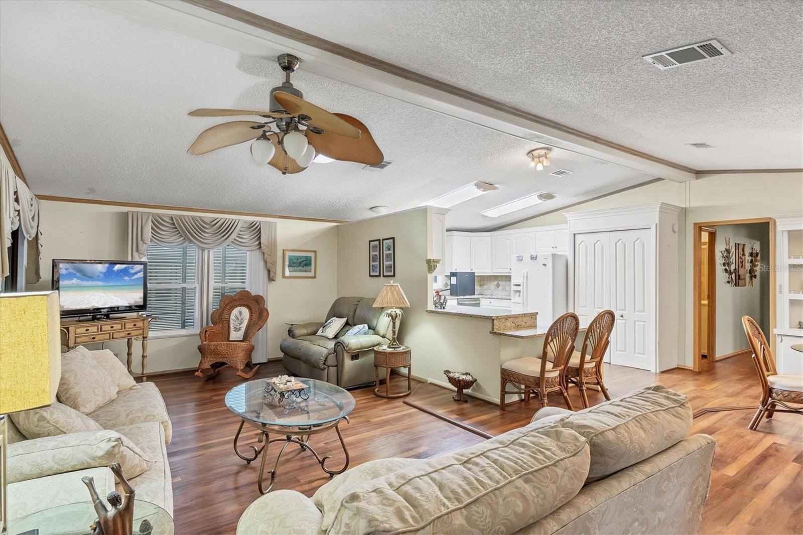 Image 10 of 47 For 806 Newbury Court