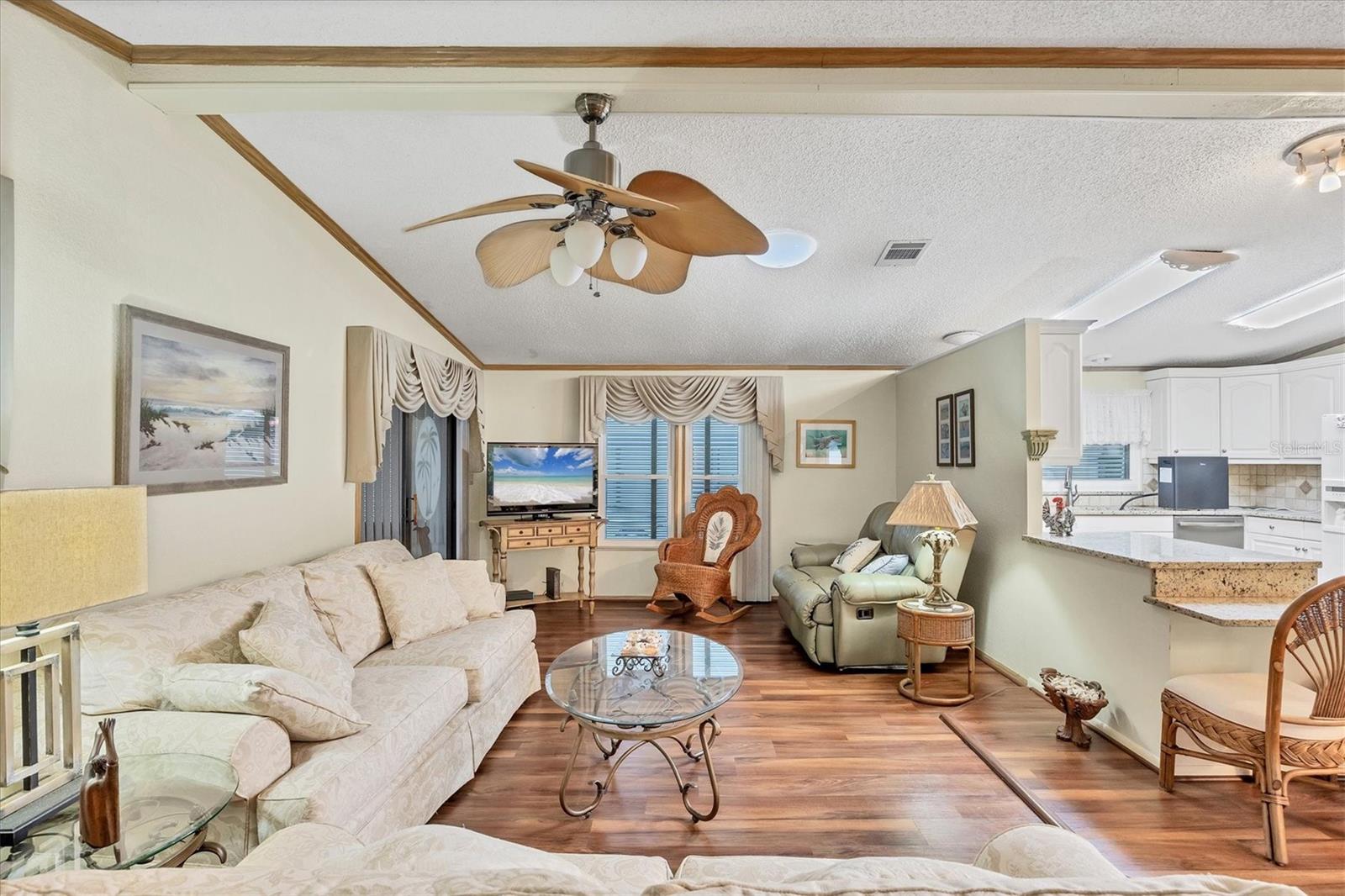 Image 11 of 47 For 806 Newbury Court