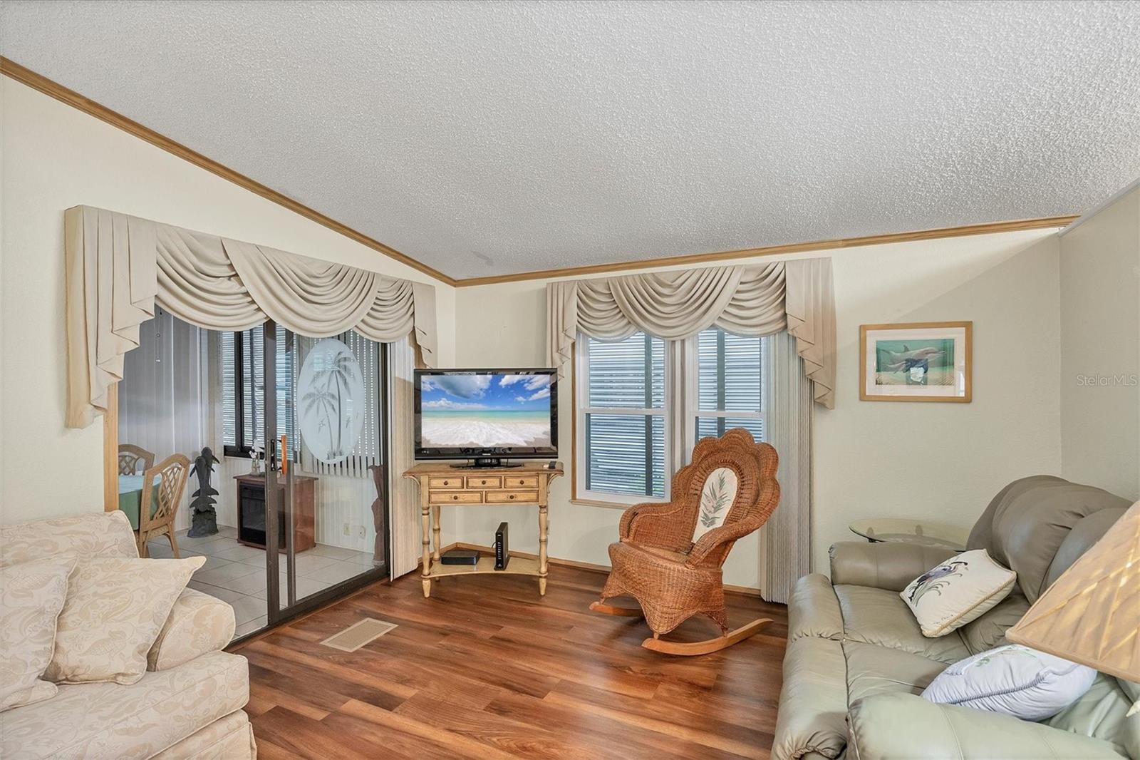 Image 12 of 47 For 806 Newbury Court