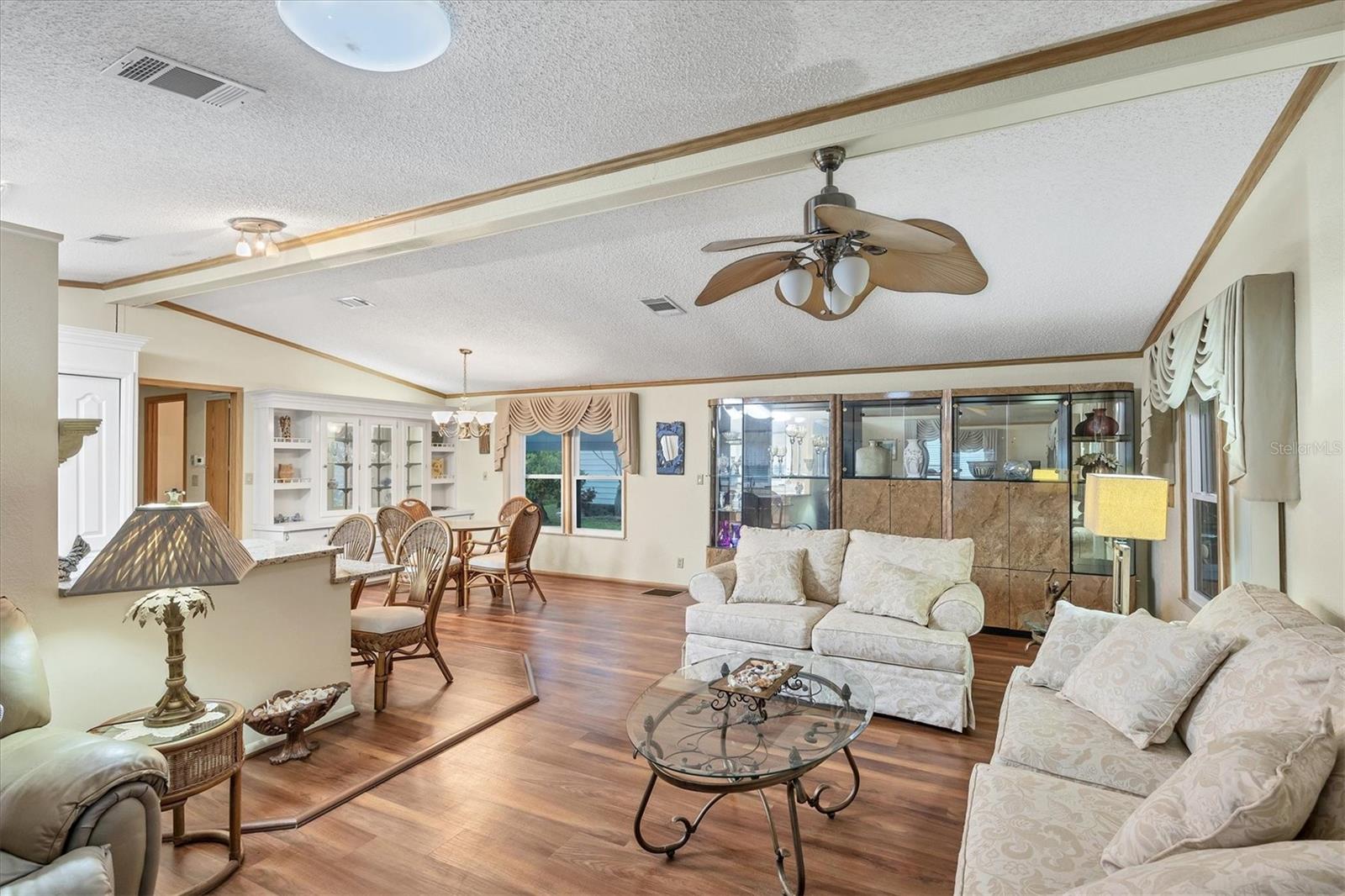 Image 13 of 47 For 806 Newbury Court