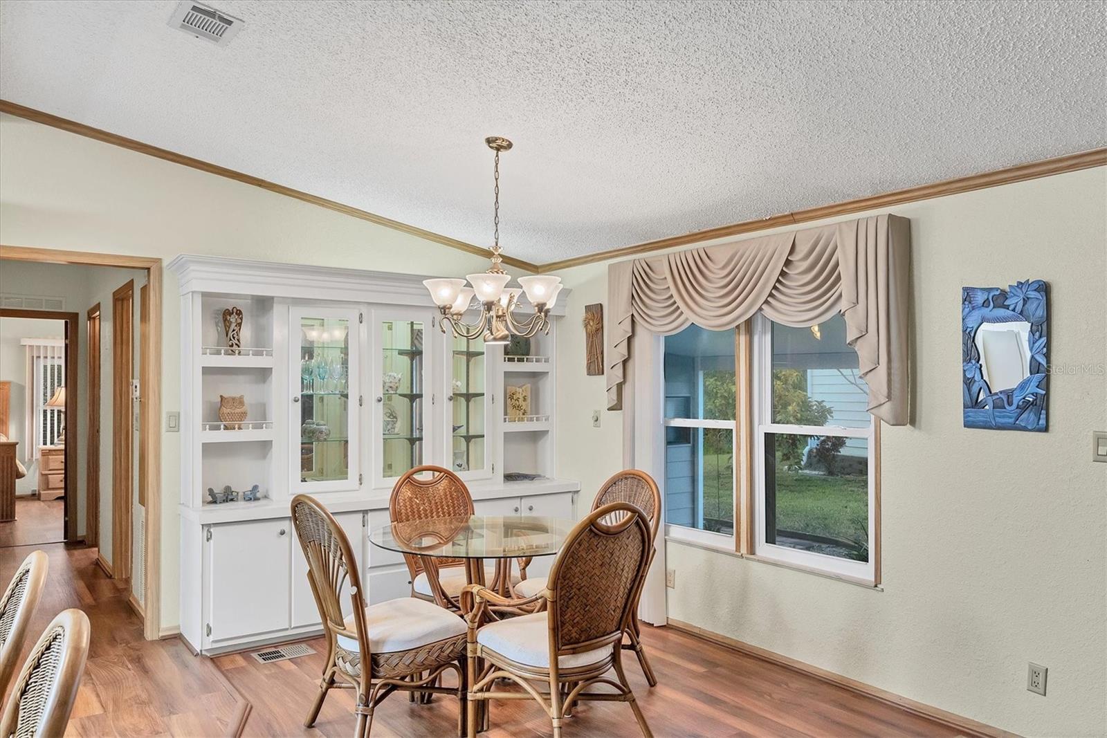 Image 14 of 47 For 806 Newbury Court