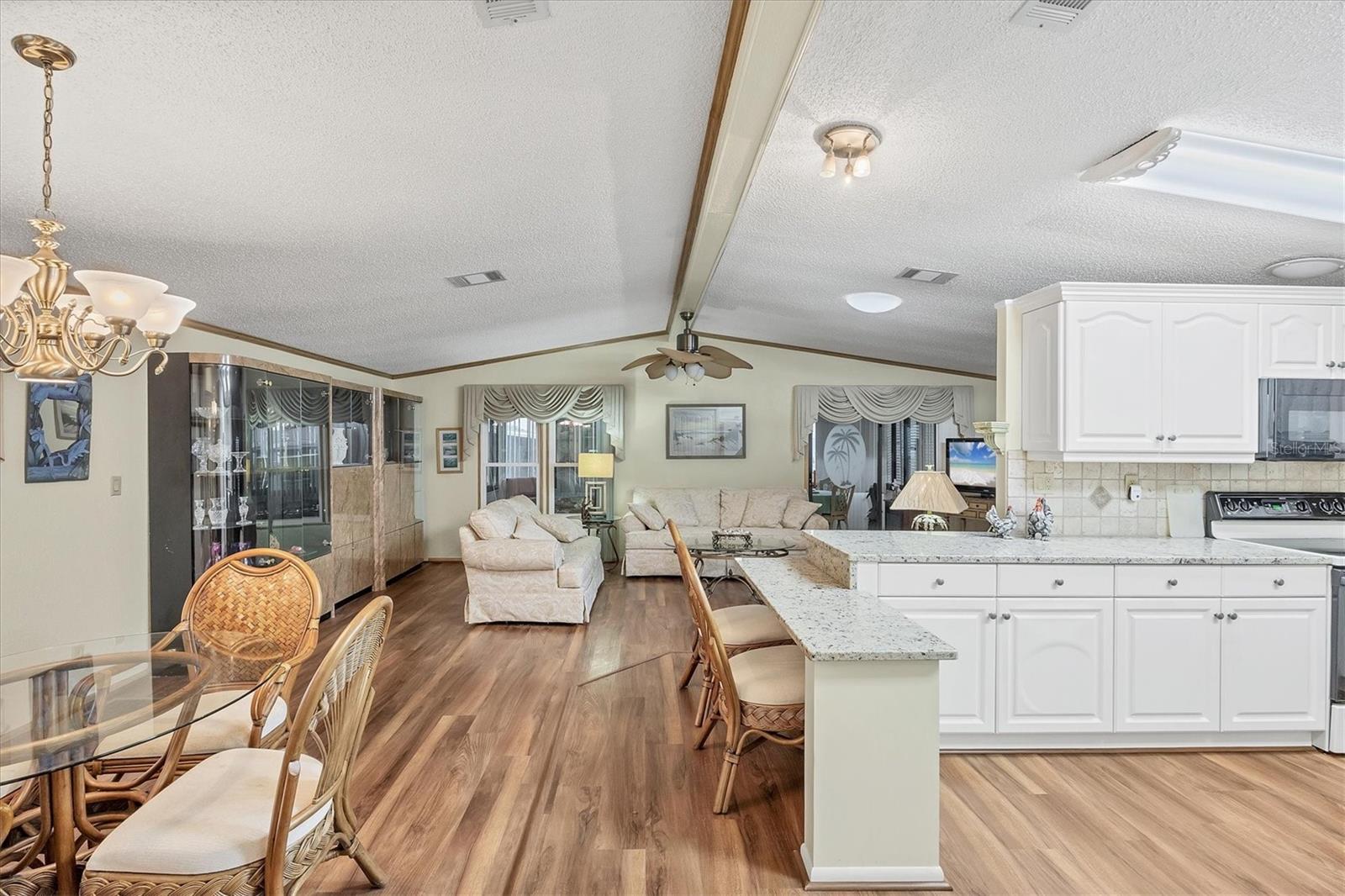 Image 16 of 47 For 806 Newbury Court