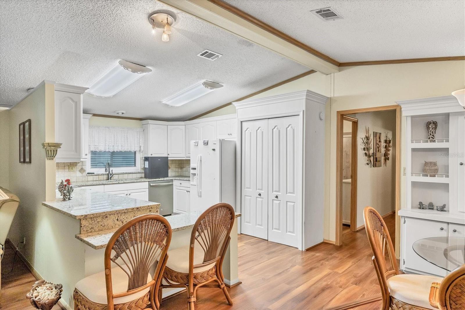 Image 17 of 47 For 806 Newbury Court