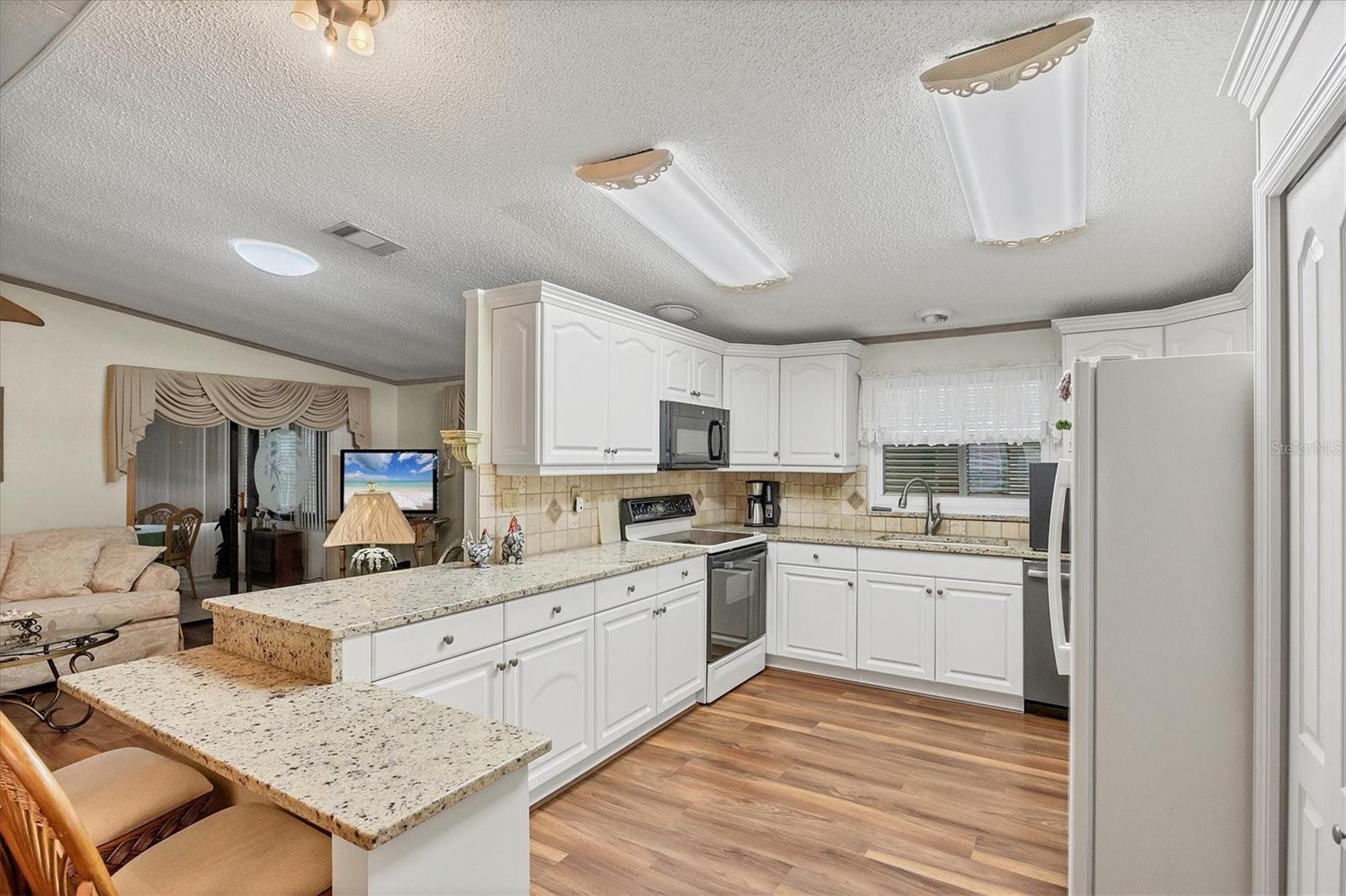 Image 18 of 47 For 806 Newbury Court