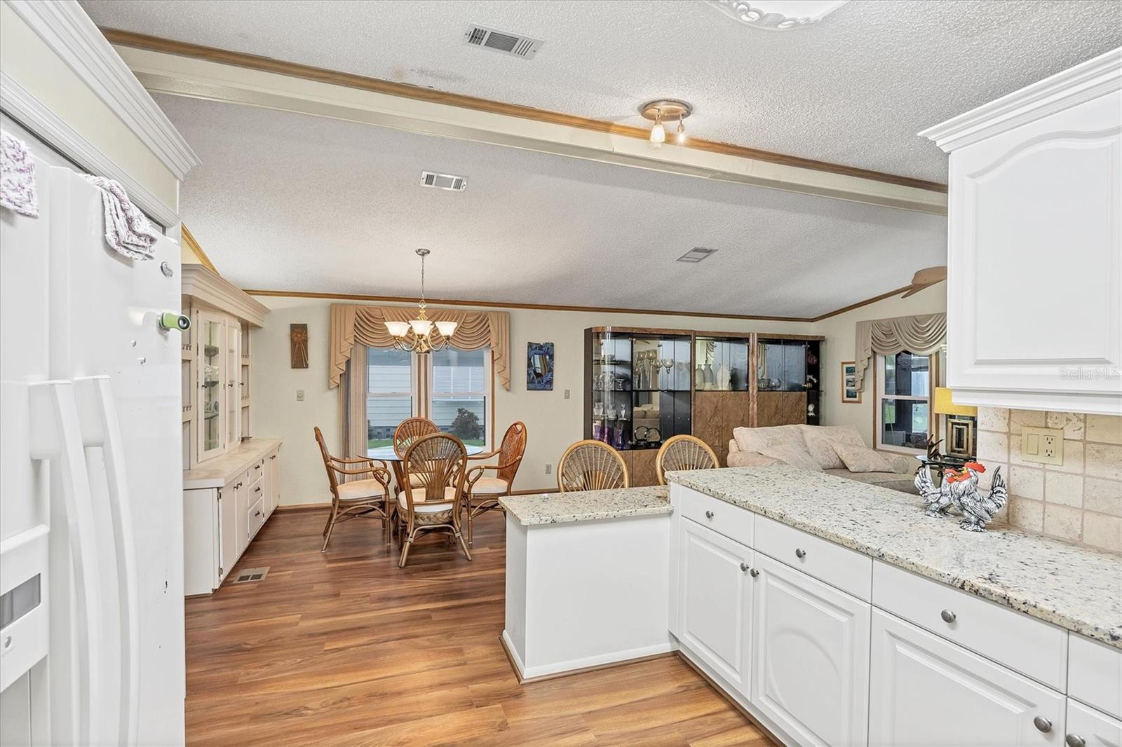 Image 20 of 47 For 806 Newbury Court