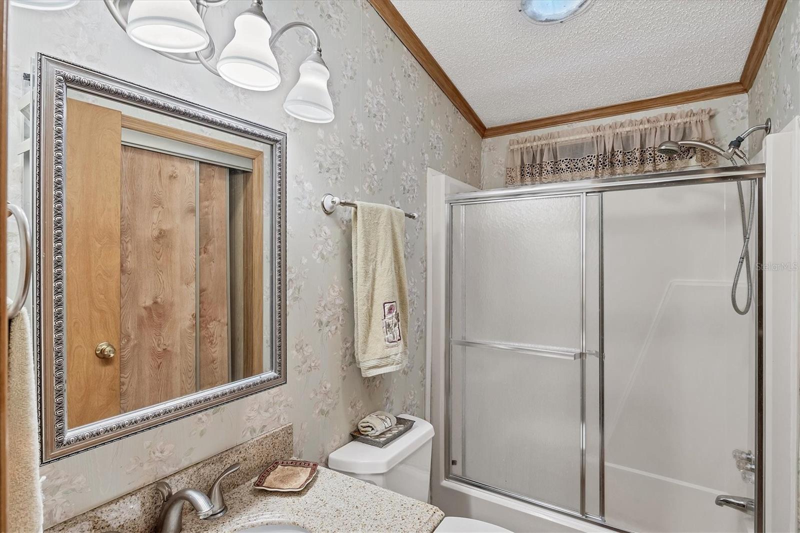 Image 29 of 47 For 806 Newbury Court