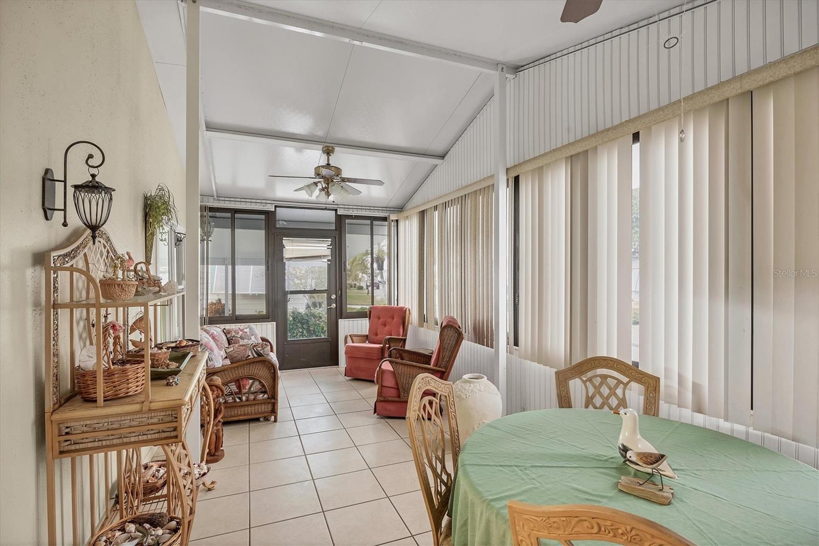 Image 9 of 47 For 806 Newbury Court