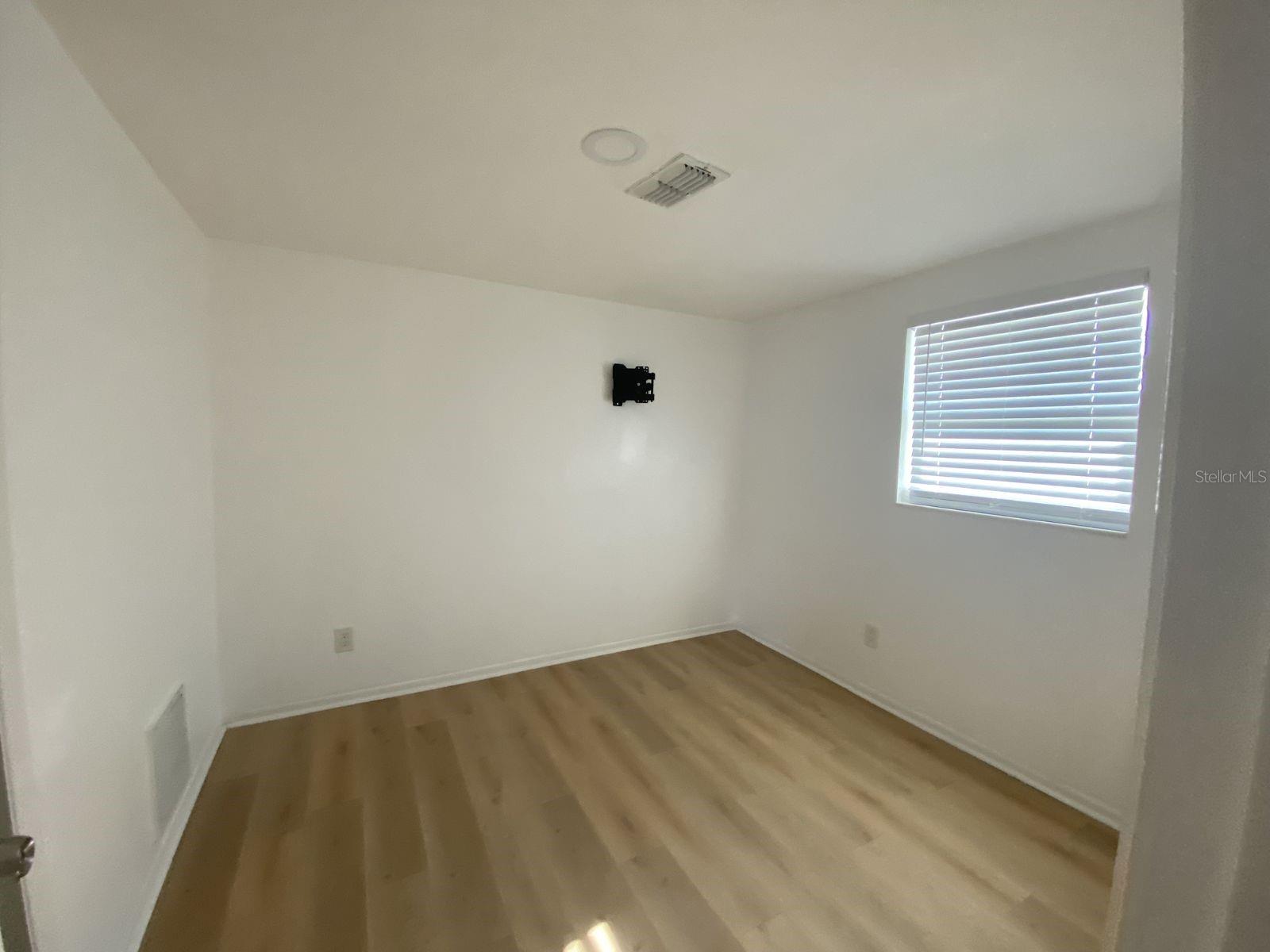 Image 10 of 13 For 1601 Faust Drive B