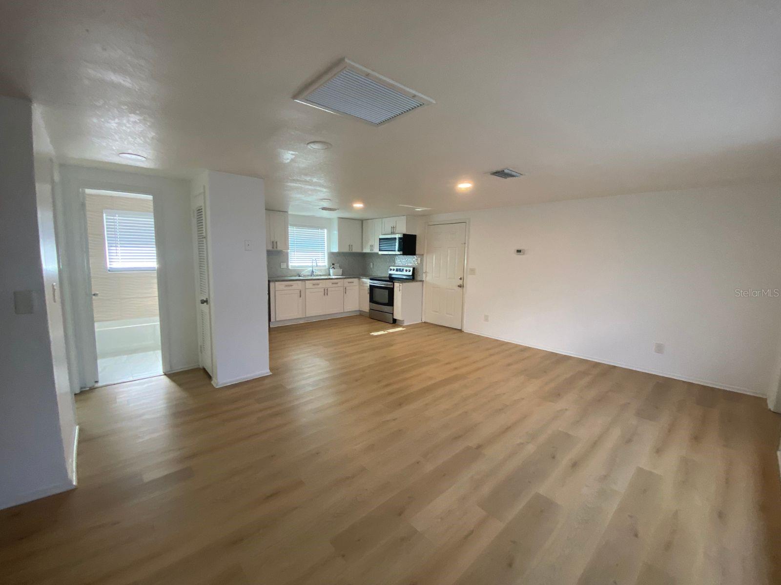 Image 5 of 13 For 1601 Faust Drive B