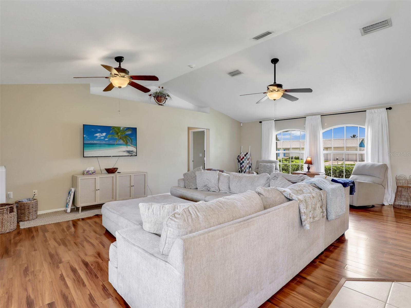 Image 11 of 32 For 1335 12th Street