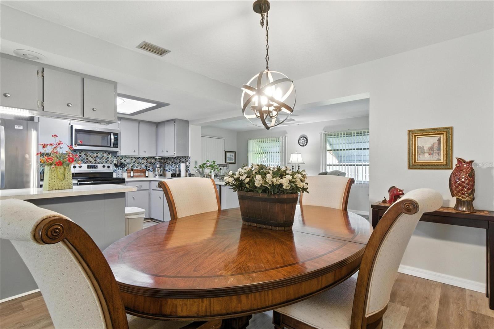 Image 11 of 42 For 1042 Malay Terrace Nw
