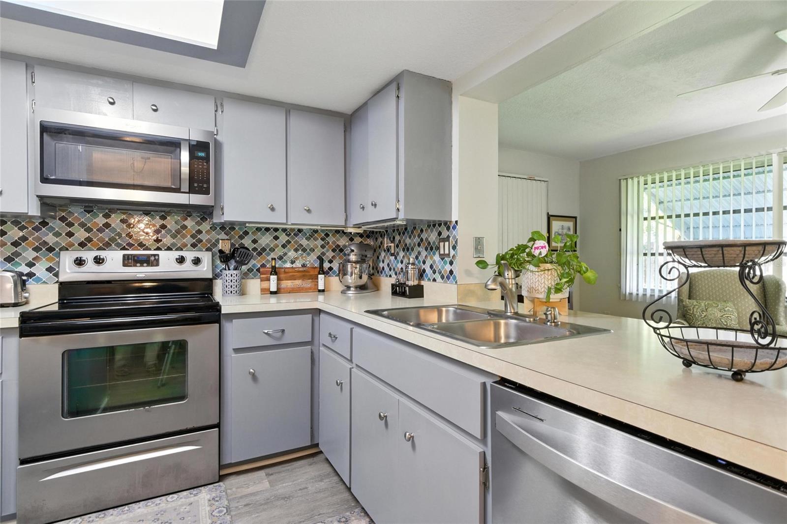 Image 14 of 42 For 1042 Malay Terrace Nw