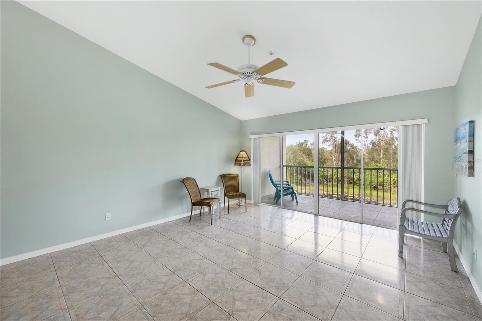Image 7 of 40 For 204 Silver Lake Drive 205