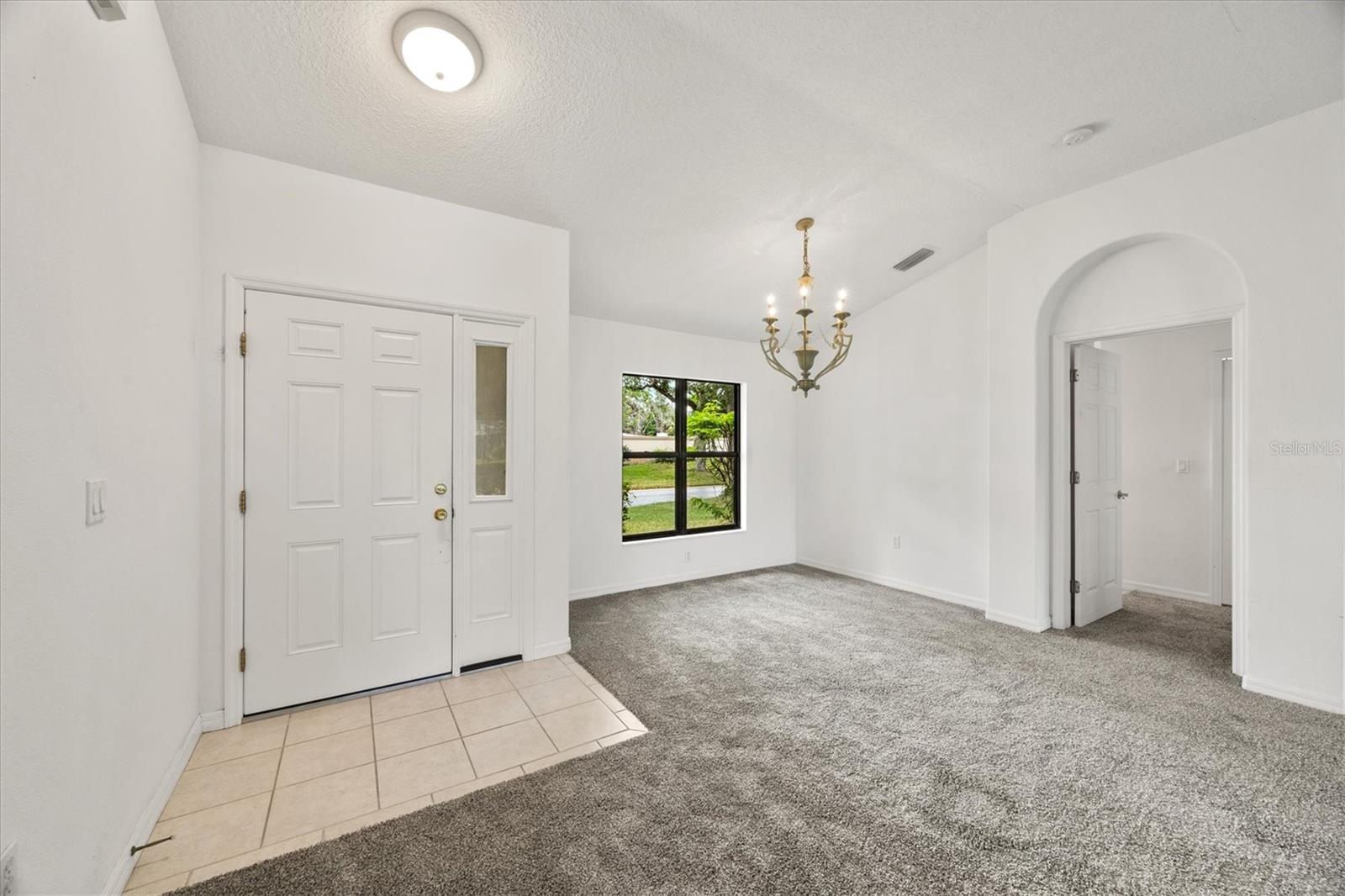 Image 11 of 63 For 219 Inlets Boulevard 219