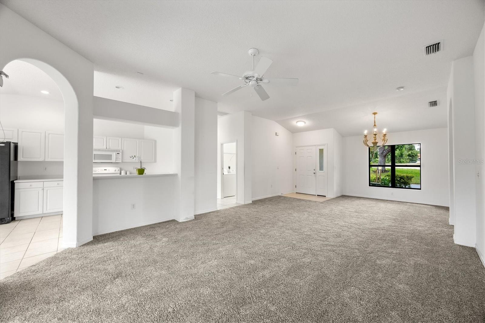 Image 12 of 63 For 219 Inlets Boulevard 219