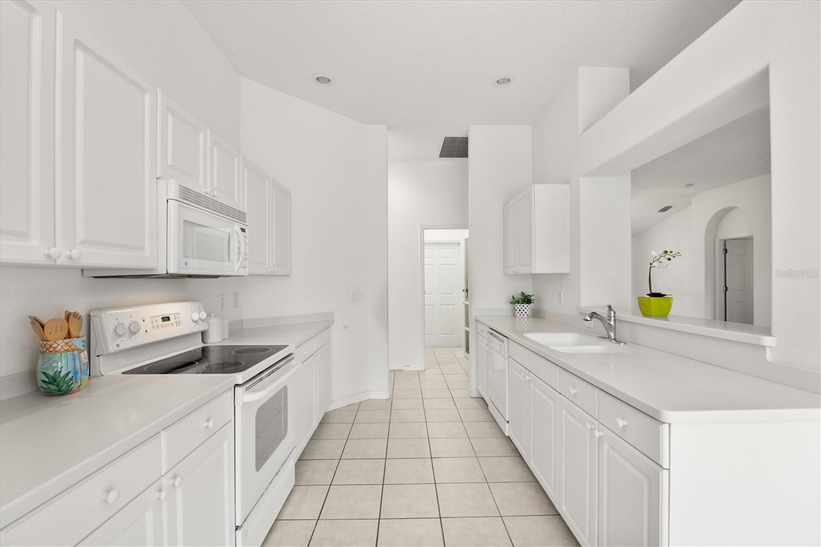 Image 14 of 63 For 219 Inlets Boulevard 219