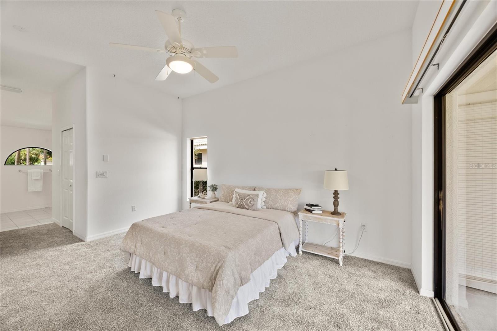 Image 21 of 63 For 219 Inlets Boulevard 219