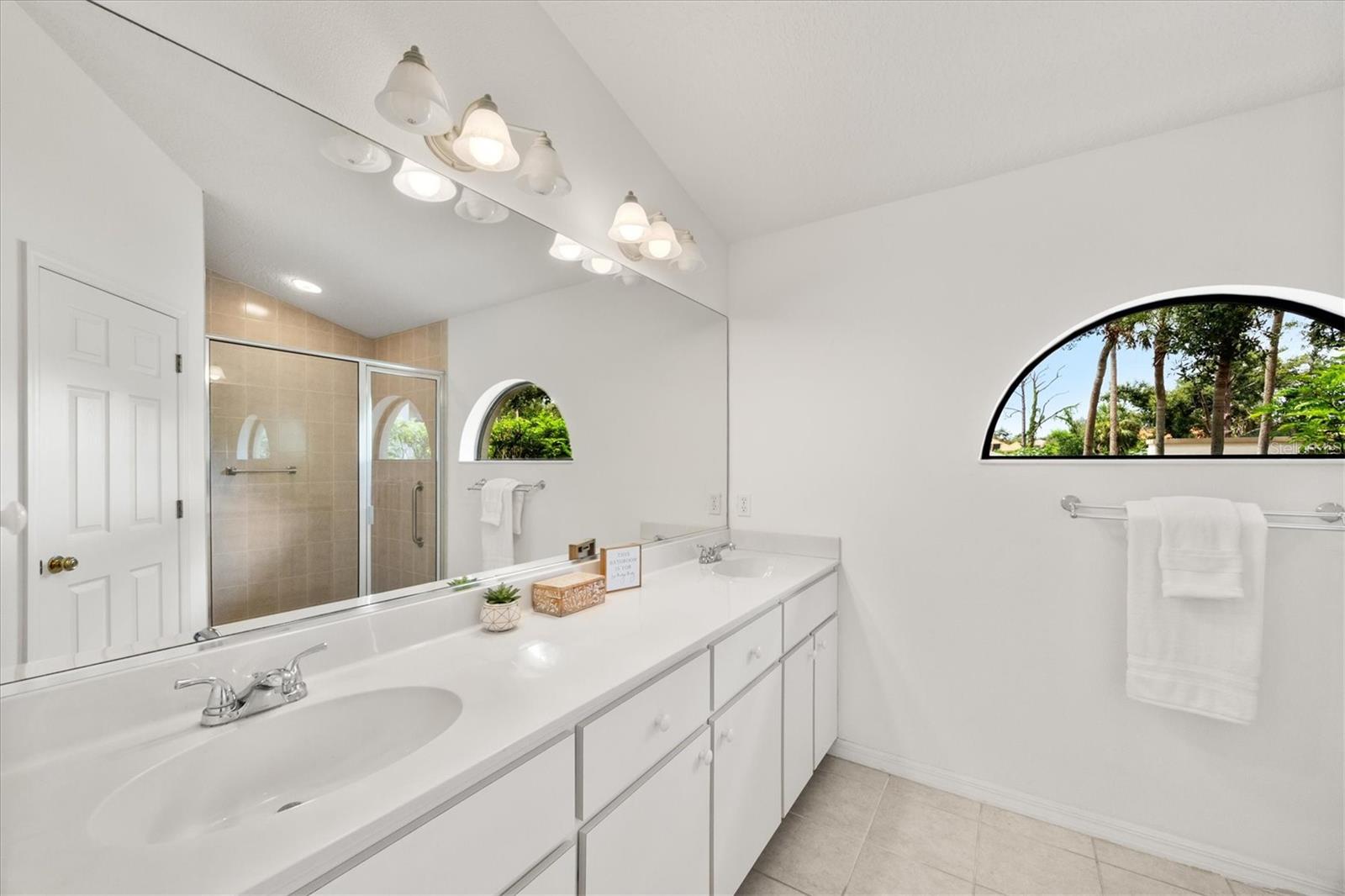 Image 23 of 63 For 219 Inlets Boulevard 219